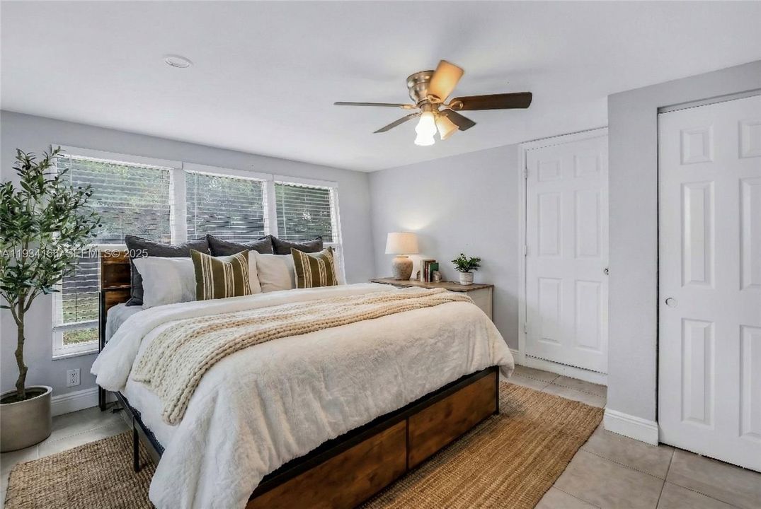 For Sale: $564,500 (4 beds, 2 baths, 1739 Square Feet)