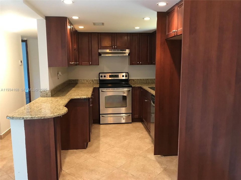 В аренду: $2,495 (2 спален, 2 ванн, 1502 Квадратных фут)