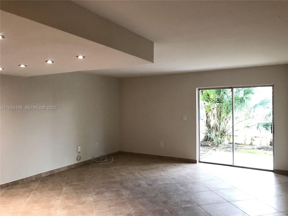 В аренду: $2,495 (2 спален, 2 ванн, 1502 Квадратных фут)