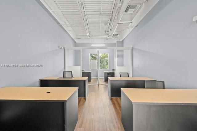 В аренду: $3,000 (0 спален, 0 ванн, 0 Квадратных фут)