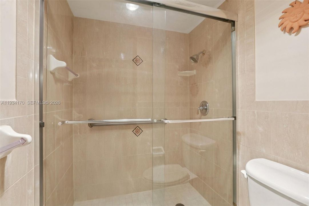 На продажу: $149,000 (2 спален, 2 ванн, 1132 Квадратных фут)
