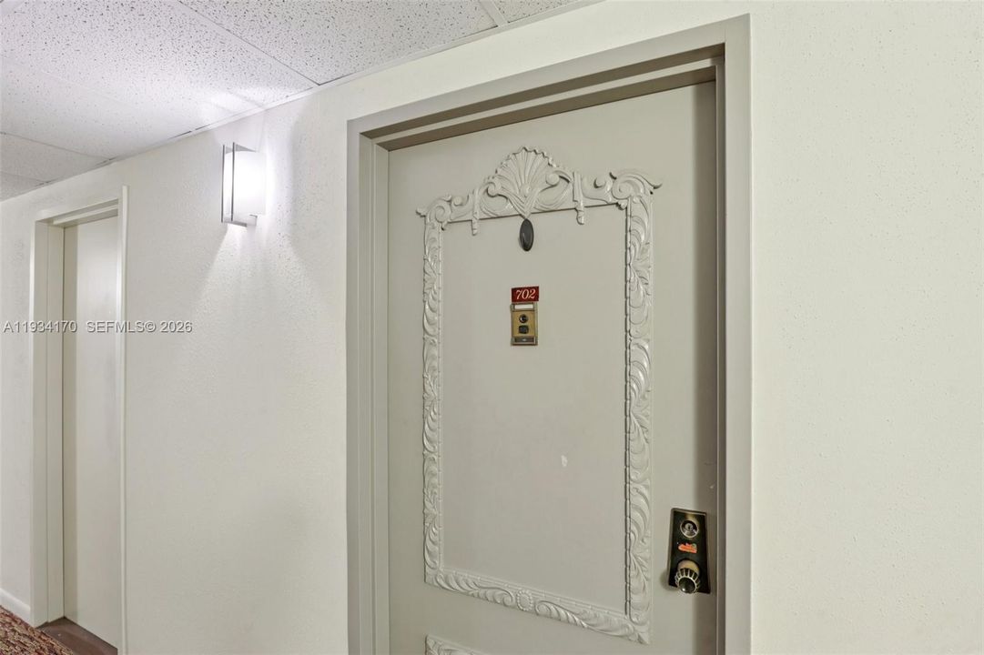 На продажу: $149,000 (2 спален, 2 ванн, 1132 Квадратных фут)