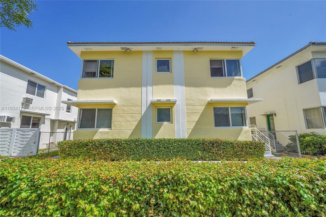 For Rent: $1,900 (1 beds, 1 baths, 800 Square Feet)