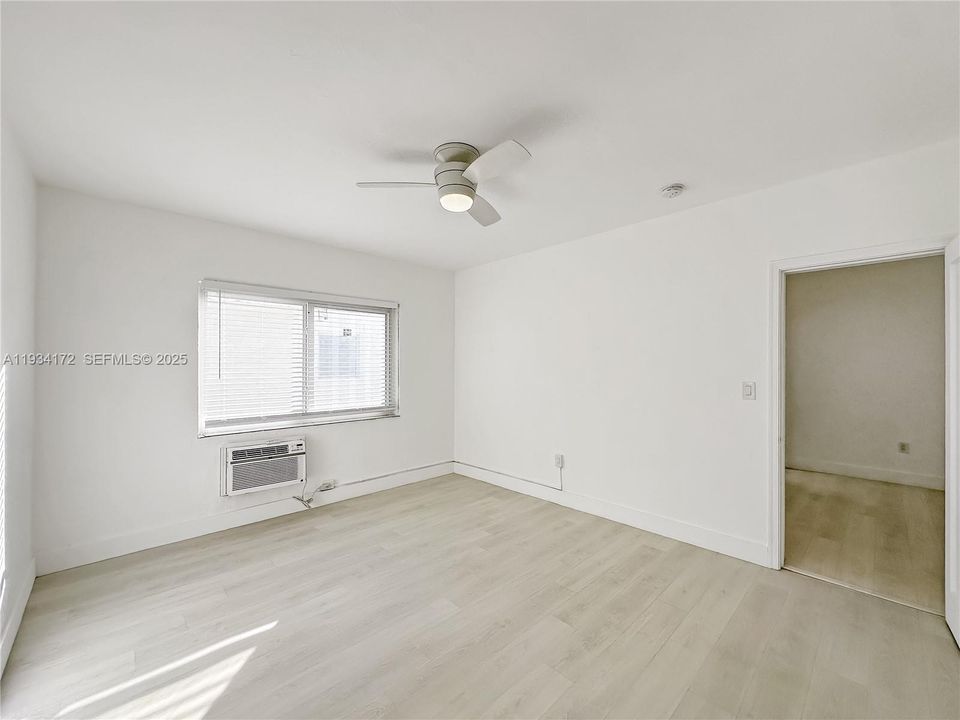 For Rent: $1,900 (1 beds, 1 baths, 800 Square Feet)