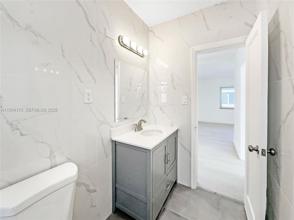 For Rent: $1,900 (1 beds, 1 baths, 800 Square Feet)