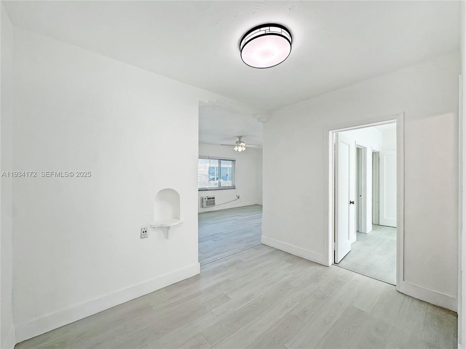 For Rent: $1,900 (1 beds, 1 baths, 800 Square Feet)