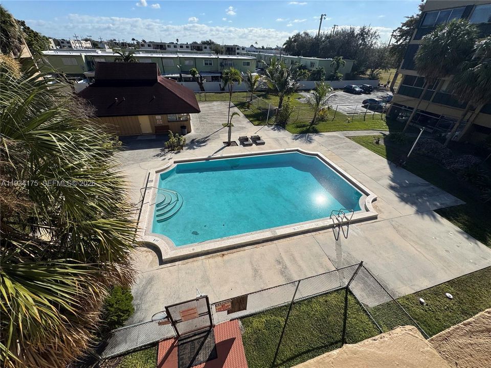 Activo con contrato: $229,999 (2 camas, 1 baños, 942 Pies cuadrados)