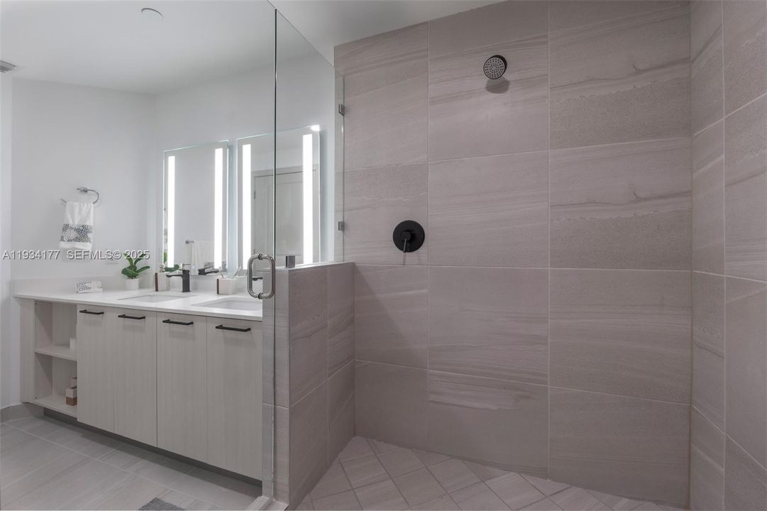 For Rent: $4,132 (1 beds, 1 baths, 762 Square Feet)