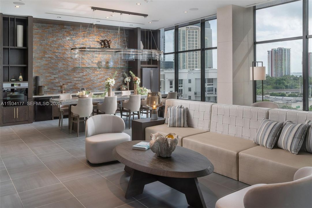 For Rent: $4,132 (1 beds, 1 baths, 762 Square Feet)