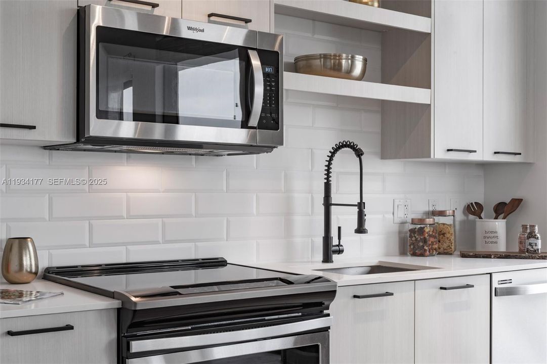 For Rent: $4,132 (1 beds, 1 baths, 762 Square Feet)