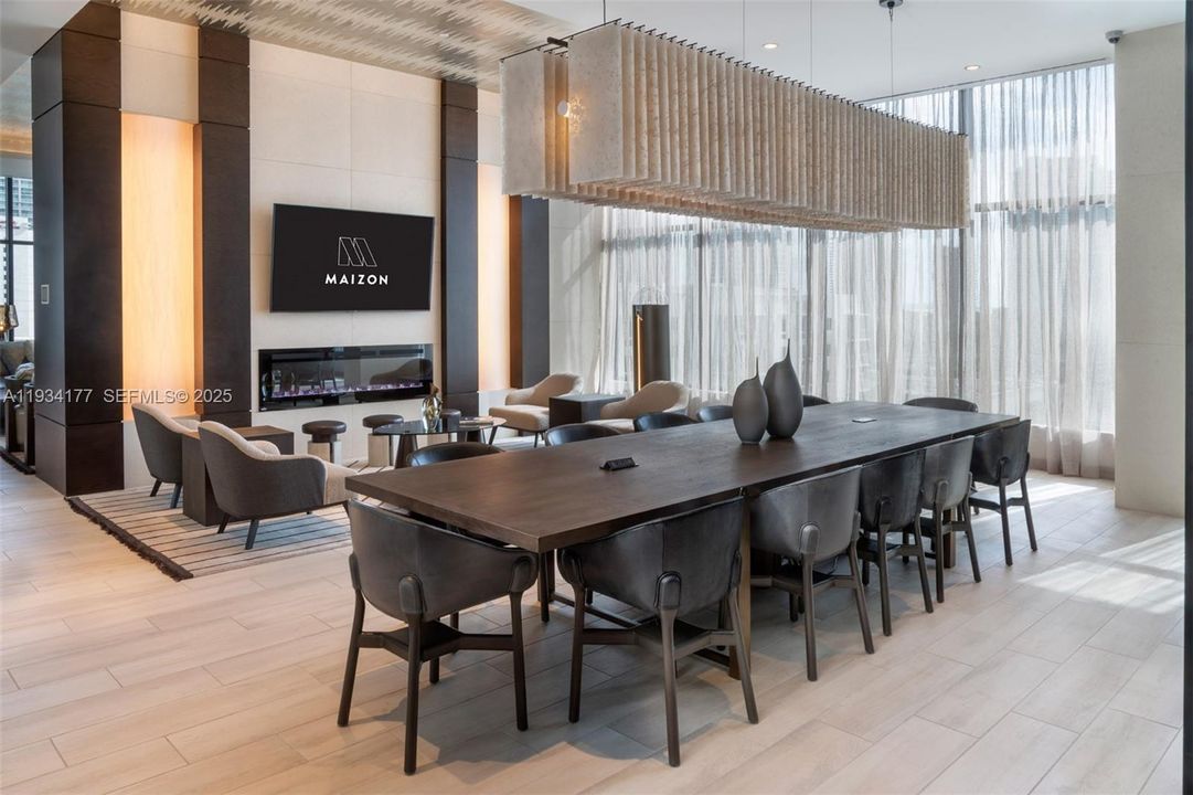 For Rent: $4,132 (1 beds, 1 baths, 762 Square Feet)