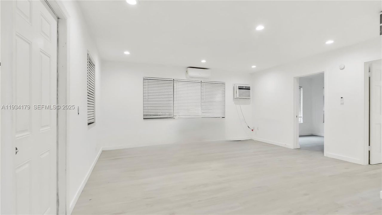 For Sale: $595,000 (0 beds, 0 baths, 1593 Square Feet)