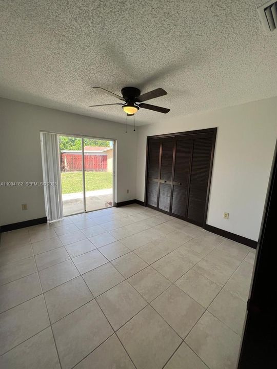 В аренду: $3,800 (3 спален, 2 ванн, 1708 Квадратных фут)