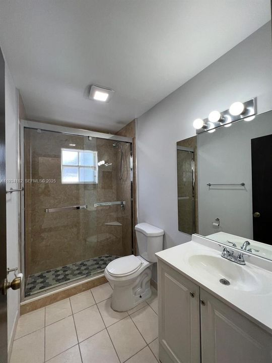 В аренду: $3,800 (3 спален, 2 ванн, 1708 Квадратных фут)