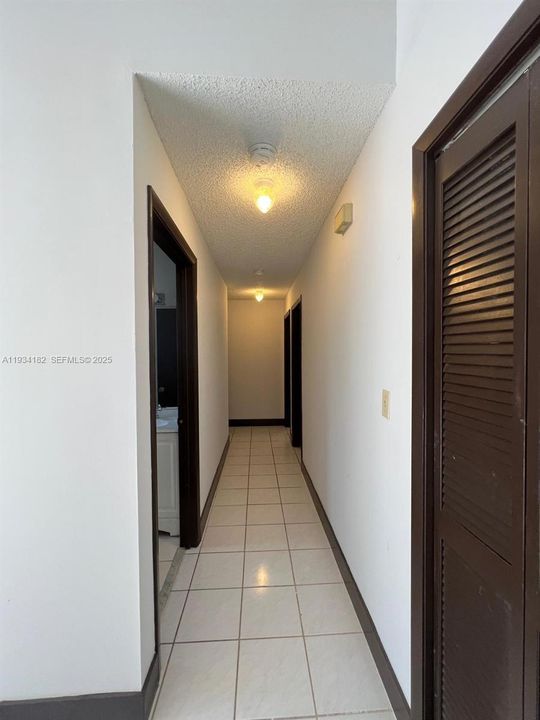 В аренду: $3,800 (3 спален, 2 ванн, 1708 Квадратных фут)