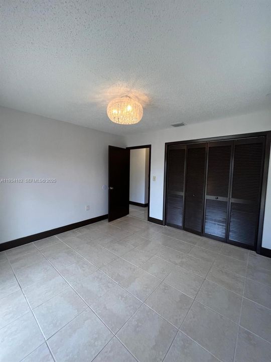 В аренду: $3,800 (3 спален, 2 ванн, 1708 Квадратных фут)