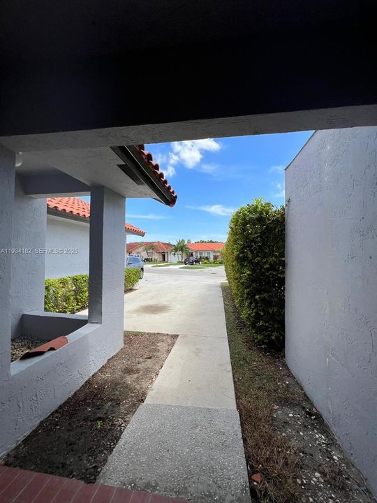 В аренду: $3,800 (3 спален, 2 ванн, 1708 Квадратных фут)