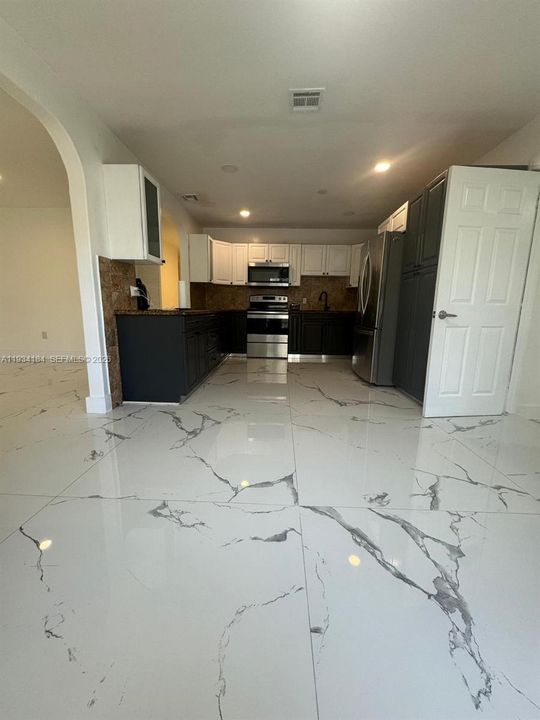 En Renta: $3,600 (3 camas, 2 baños, 1959 Pies cuadrados)