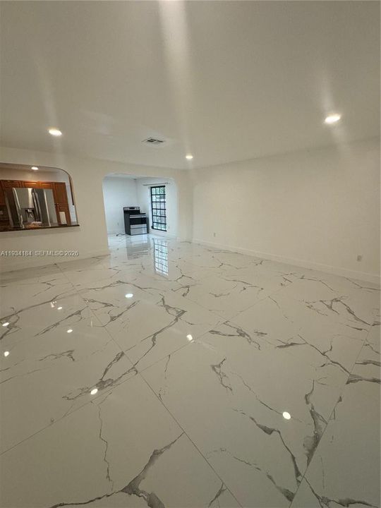 En Renta: $3,600 (3 camas, 2 baños, 1959 Pies cuadrados)