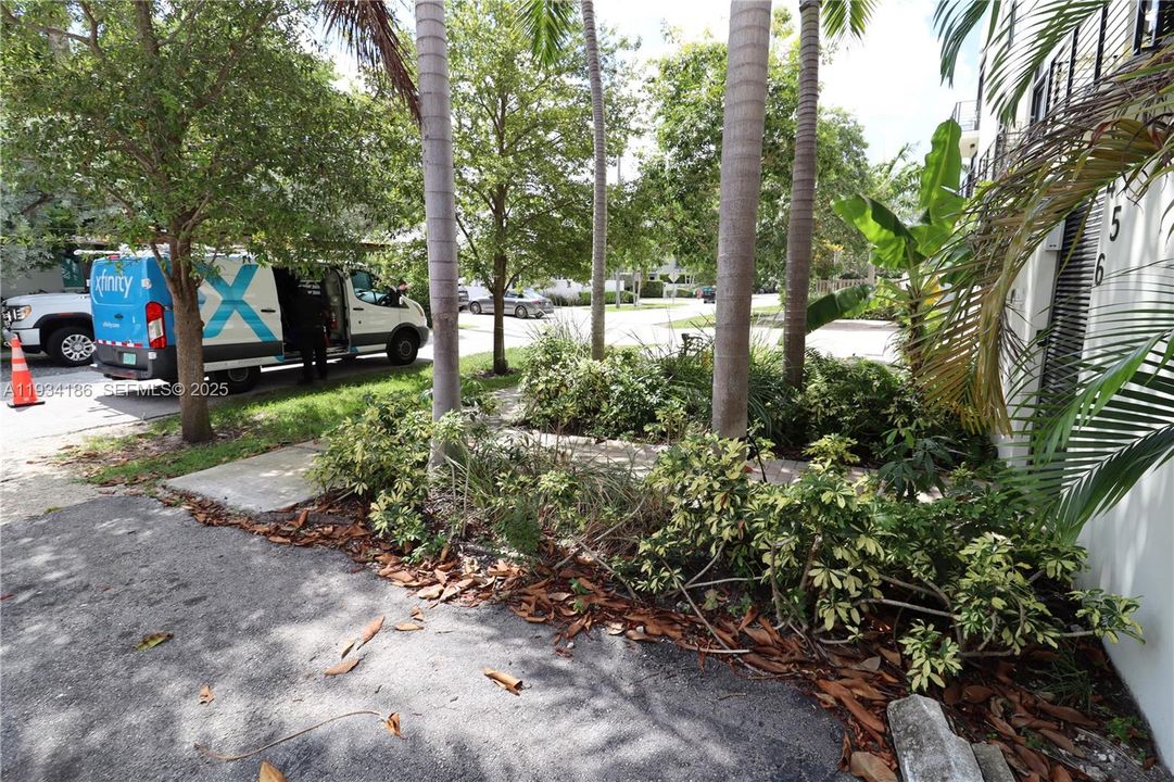 For Rent: $1,600 (1 beds, 1 baths, 620 Square Feet)