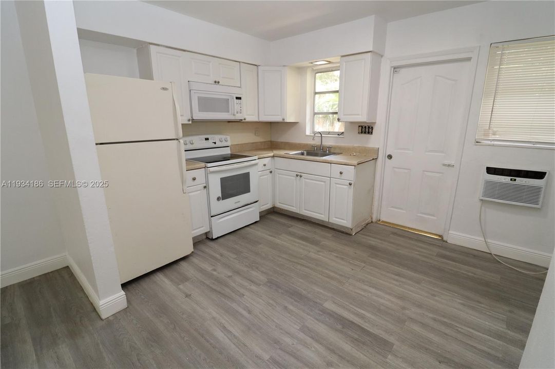 For Rent: $1,600 (1 beds, 1 baths, 620 Square Feet)