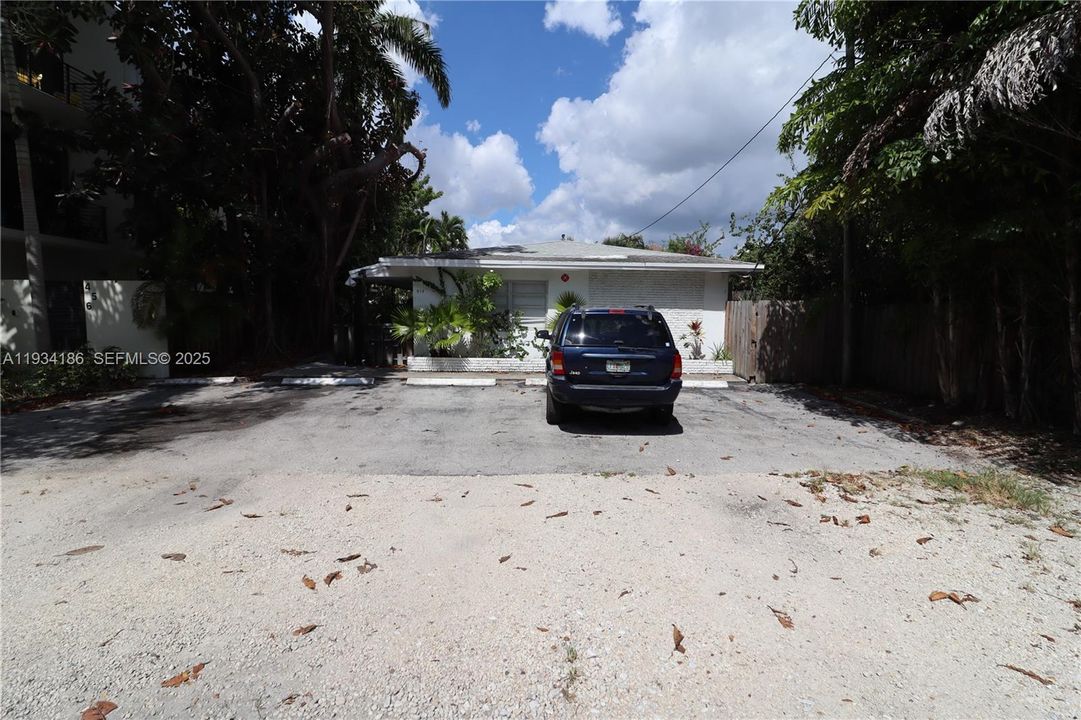 For Rent: $1,600 (1 beds, 1 baths, 620 Square Feet)