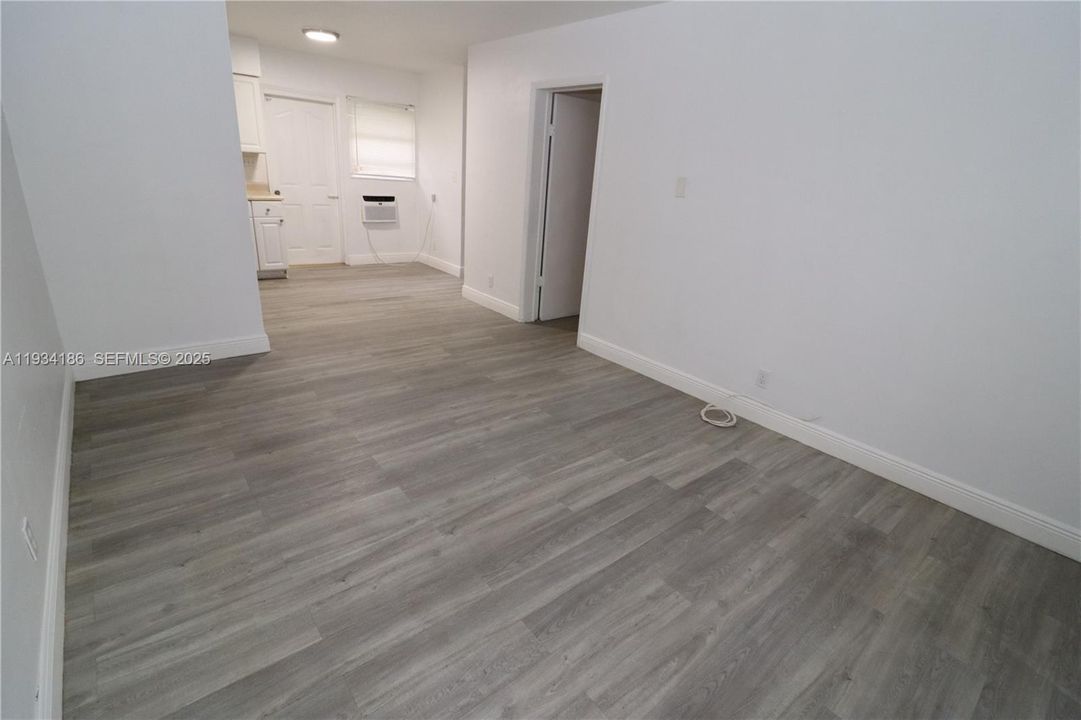 For Rent: $1,600 (1 beds, 1 baths, 620 Square Feet)