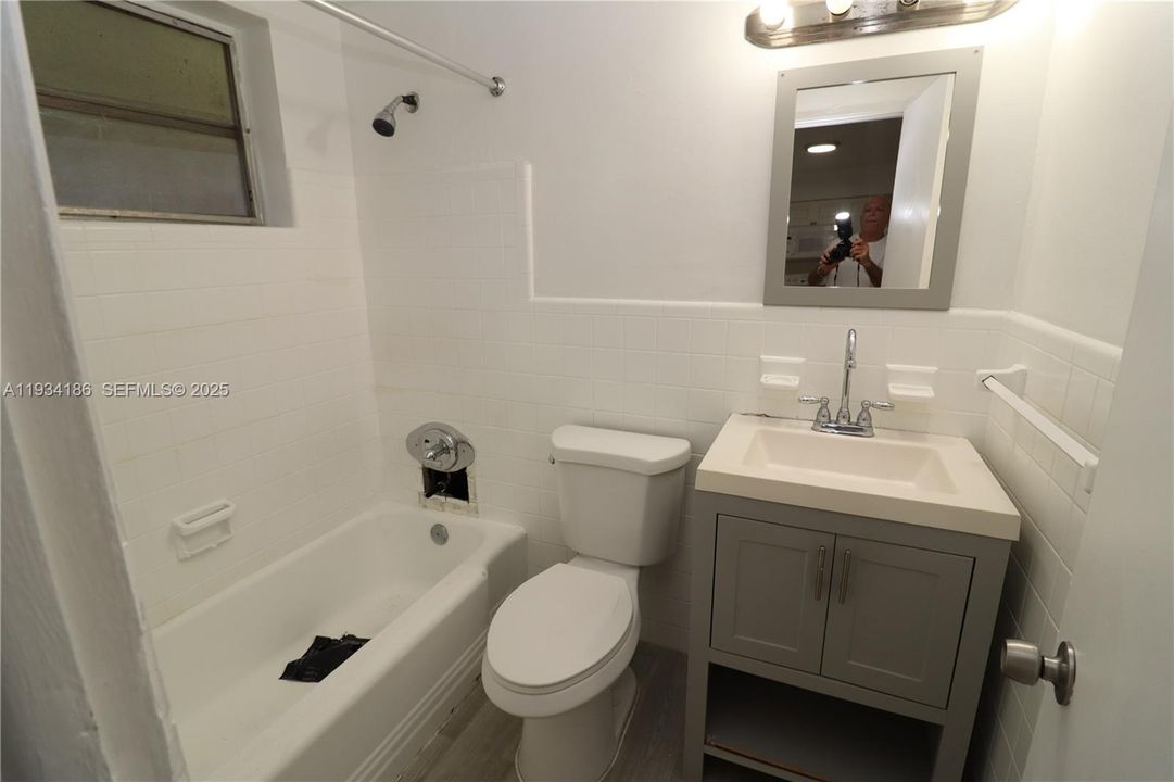 For Rent: $1,600 (1 beds, 1 baths, 620 Square Feet)