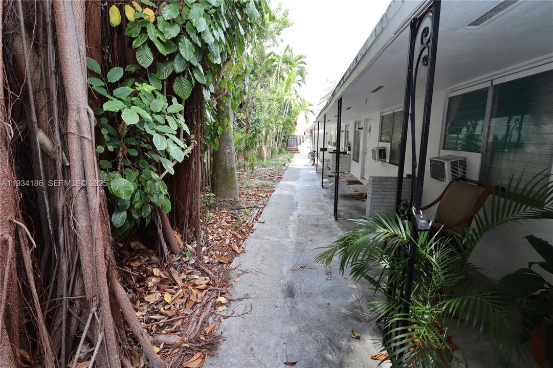 For Rent: $1,600 (1 beds, 1 baths, 620 Square Feet)