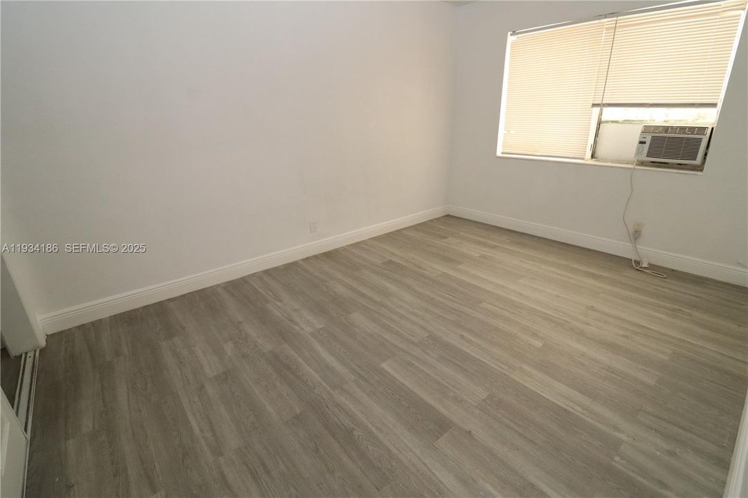 For Rent: $1,600 (1 beds, 1 baths, 620 Square Feet)