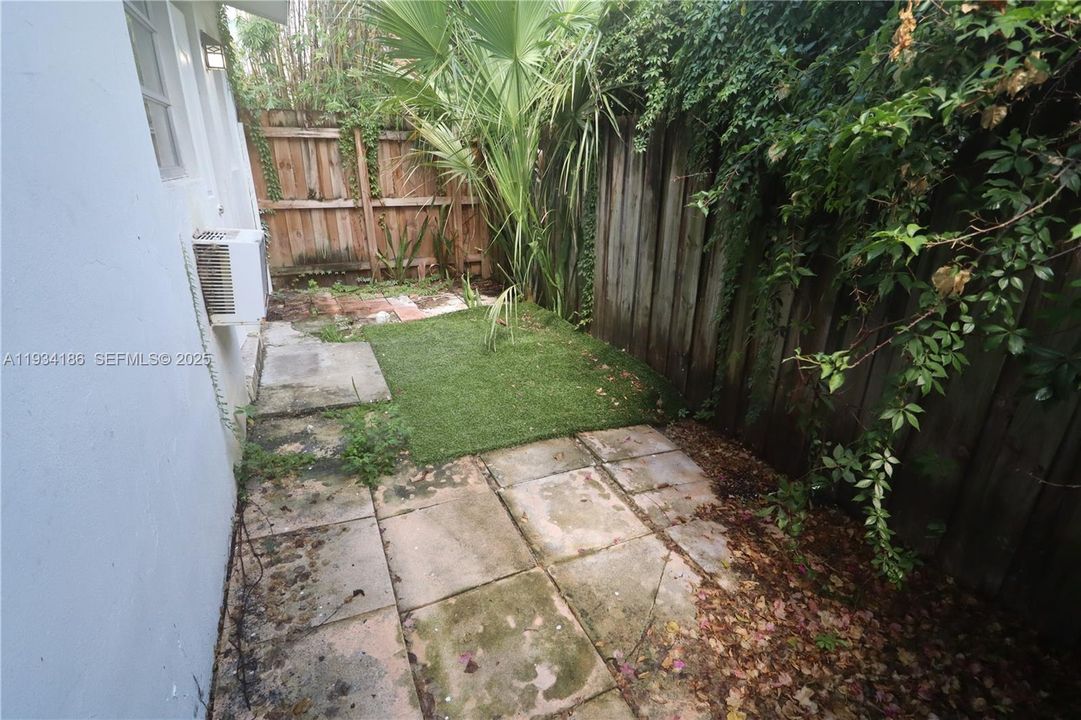 For Rent: $1,600 (1 beds, 1 baths, 620 Square Feet)