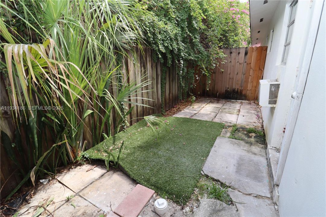 For Rent: $1,600 (1 beds, 1 baths, 620 Square Feet)