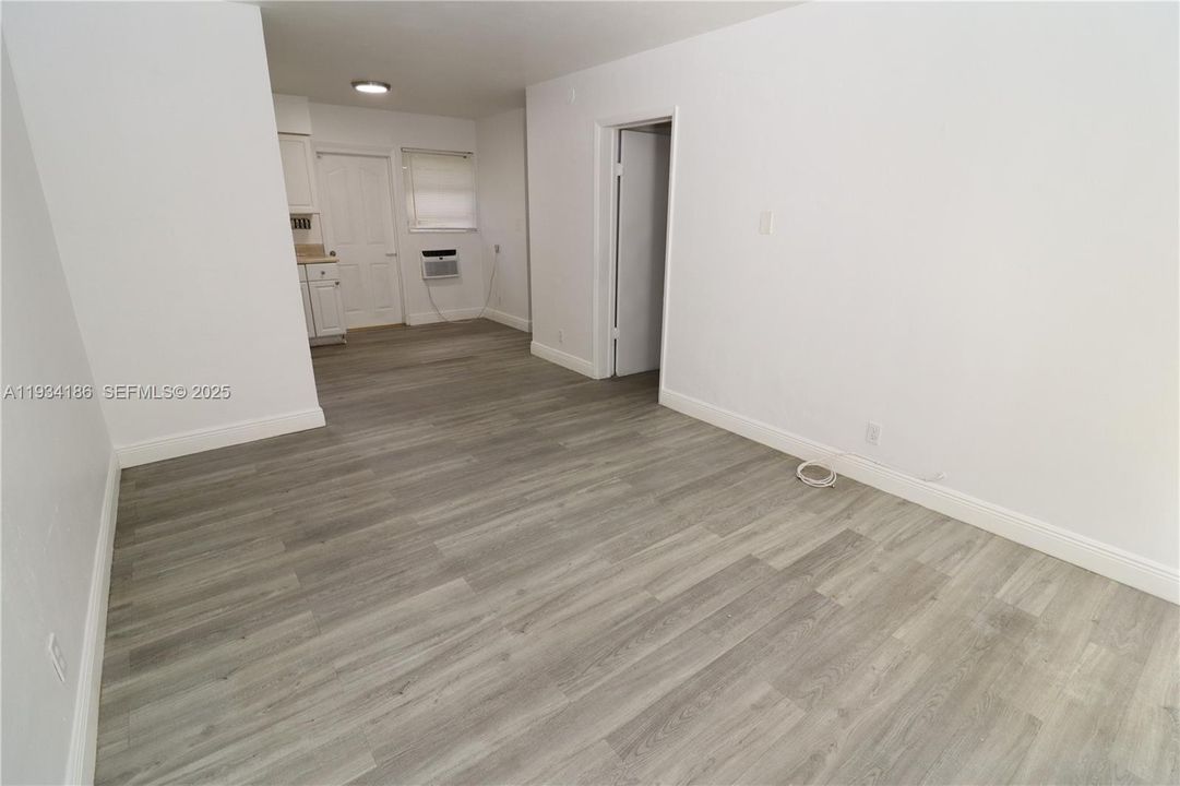 For Rent: $1,600 (1 beds, 1 baths, 620 Square Feet)
