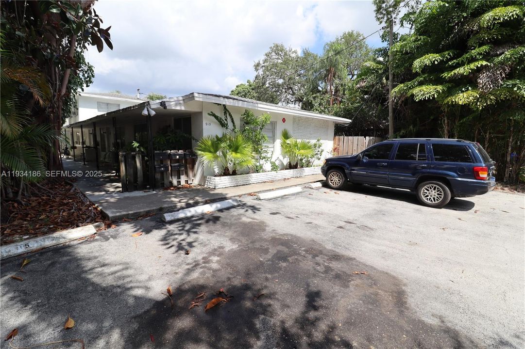 For Rent: $1,600 (1 beds, 1 baths, 620 Square Feet)