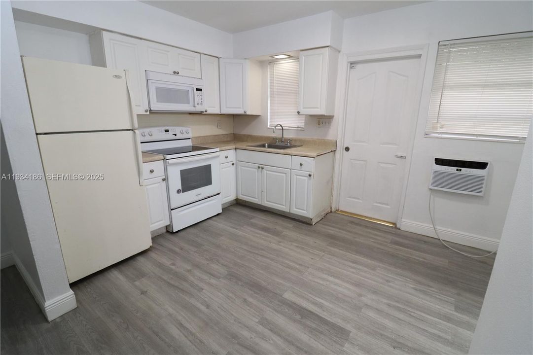 For Rent: $1,600 (1 beds, 1 baths, 620 Square Feet)