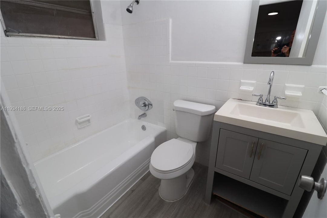 For Rent: $1,600 (1 beds, 1 baths, 620 Square Feet)