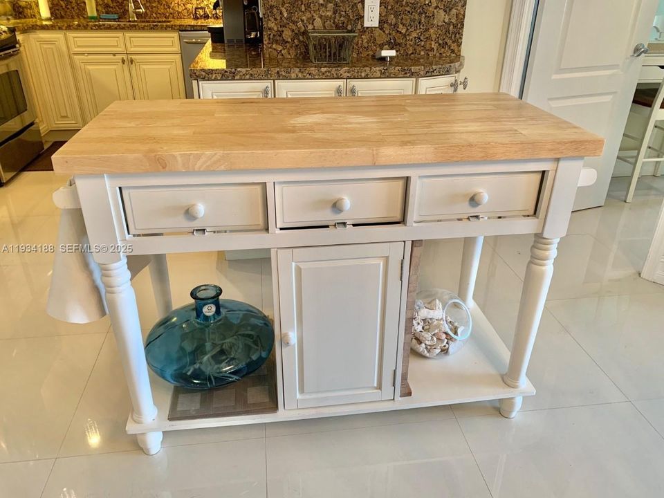 En Venta: $279,900 (1 camas, 1 baños, 870 Pies cuadrados)