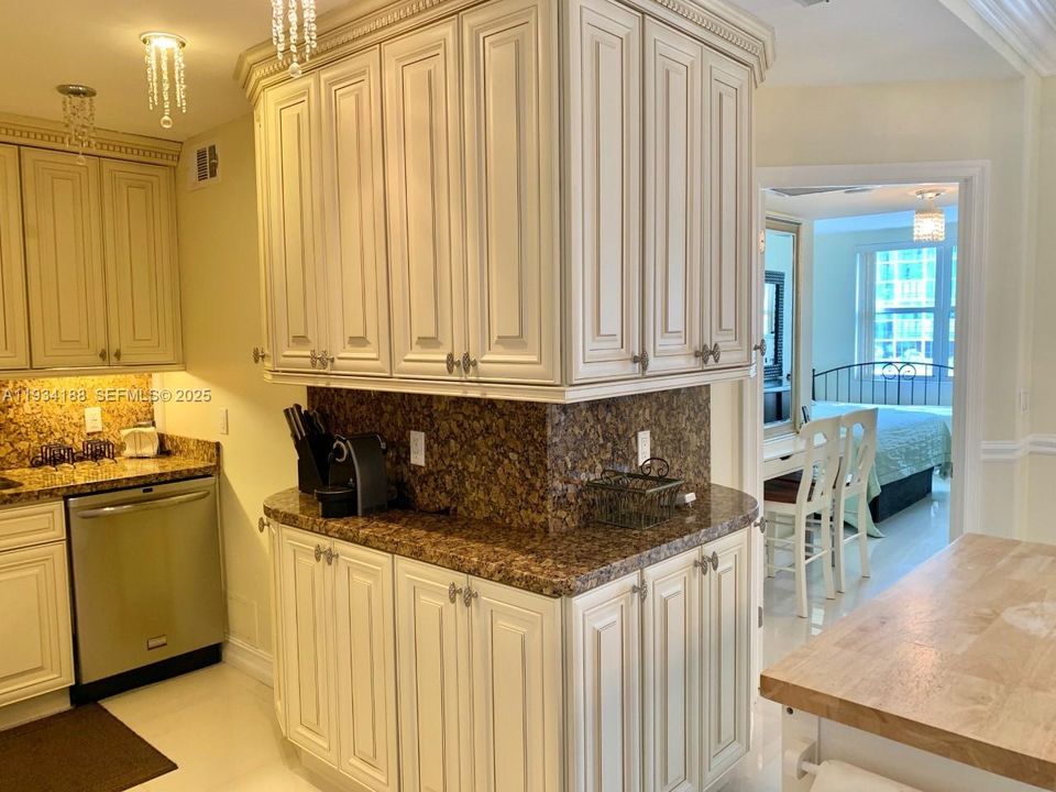 En Venta: $279,900 (1 camas, 1 baños, 870 Pies cuadrados)