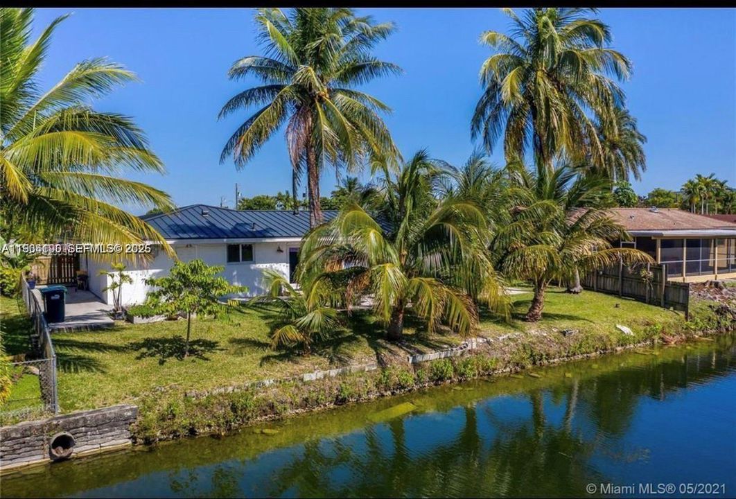 For Rent: $4,000 (3 beds, 2 baths, 2011 Square Feet)