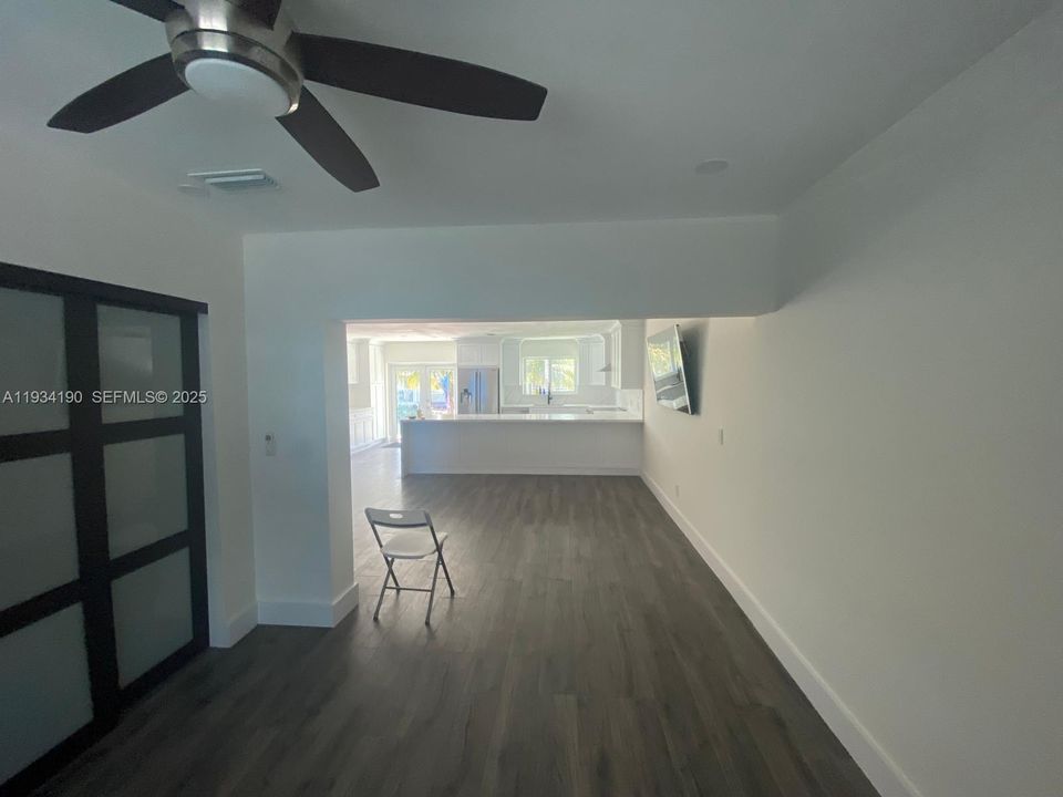 For Rent: $4,000 (3 beds, 2 baths, 2011 Square Feet)