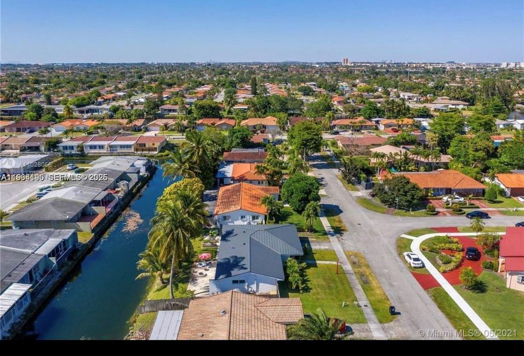 For Rent: $4,000 (3 beds, 2 baths, 2011 Square Feet)