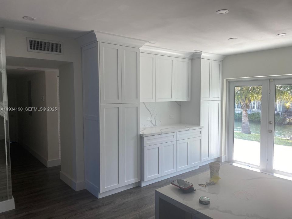 For Rent: $4,000 (3 beds, 2 baths, 2011 Square Feet)