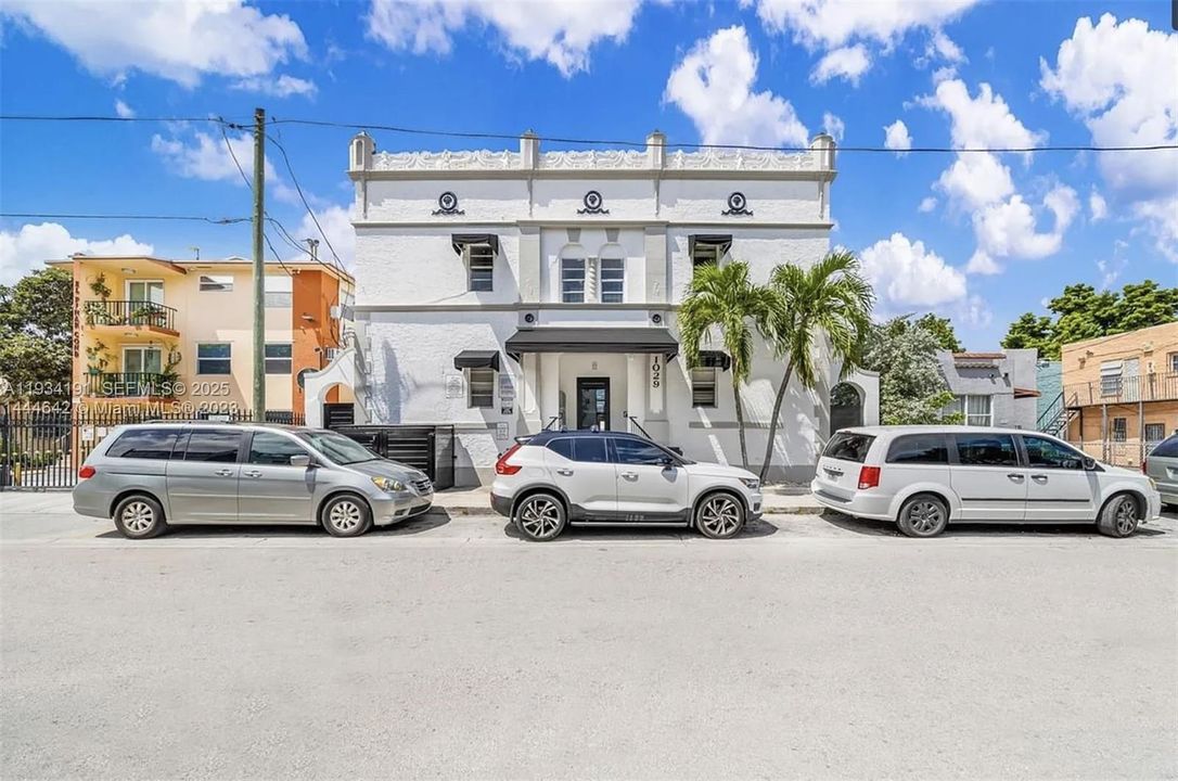 For Rent: $1,600 (0 beds, 1 baths, 10700 Square Feet)