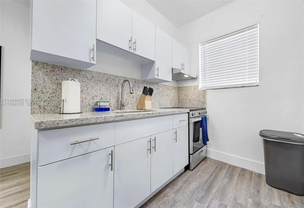 For Rent: $1,600 (0 beds, 1 baths, 10700 Square Feet)