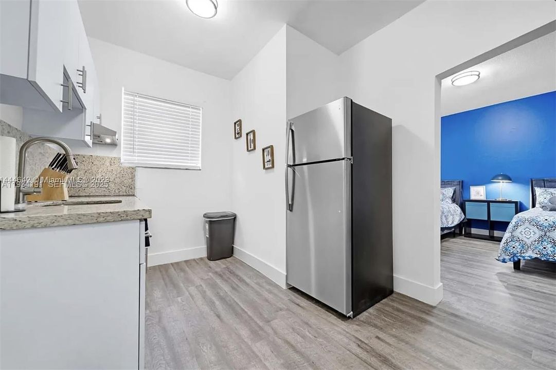 For Rent: $1,600 (0 beds, 1 baths, 10700 Square Feet)