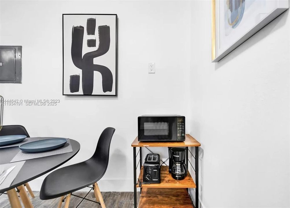 For Rent: $1,600 (0 beds, 1 baths, 10700 Square Feet)