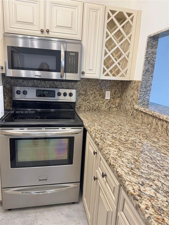 На продажу: $99,999 (1 спален, 1 ванн, 604 Квадратных фут)