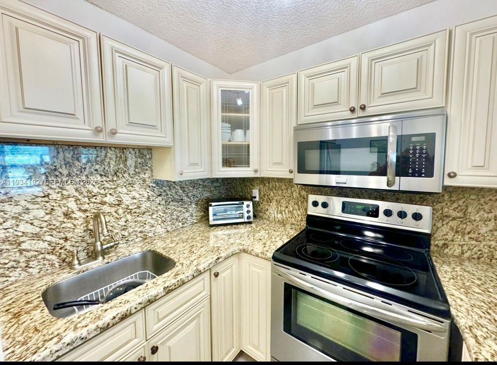 На продажу: $99,999 (1 спален, 1 ванн, 604 Квадратных фут)