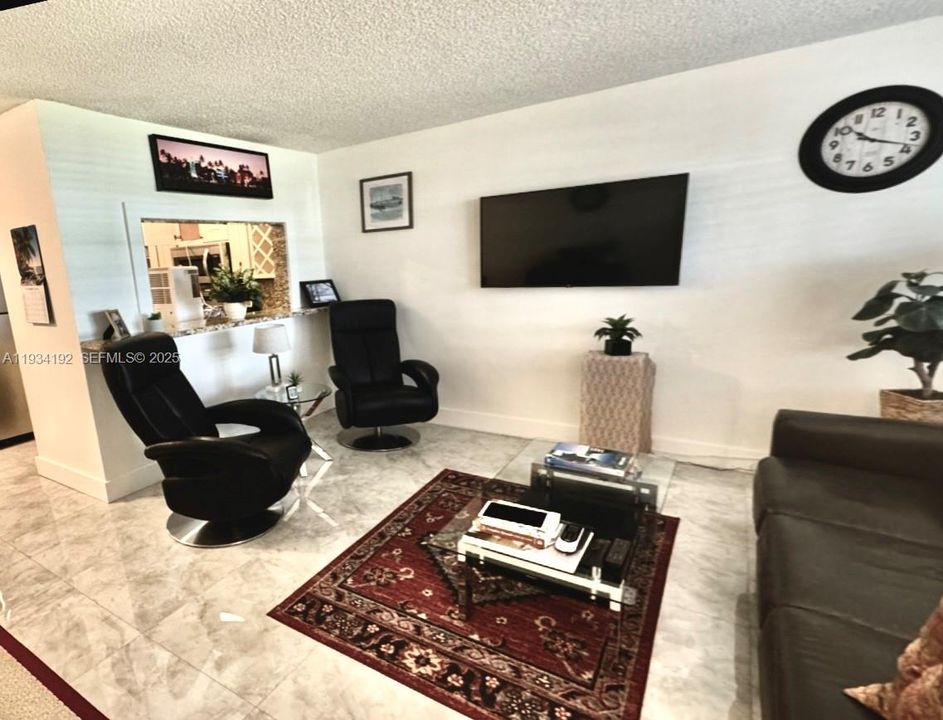 На продажу: $99,999 (1 спален, 1 ванн, 604 Квадратных фут)