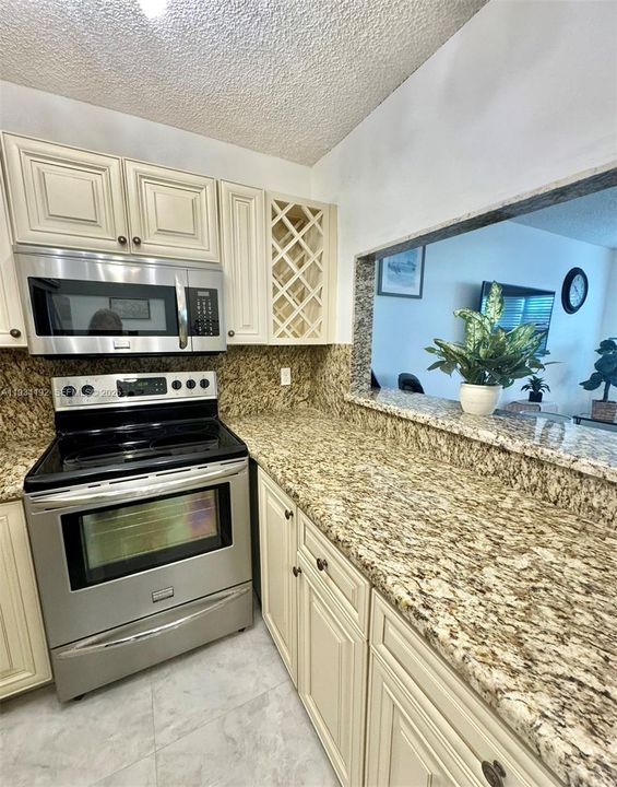 На продажу: $99,999 (1 спален, 1 ванн, 604 Квадратных фут)